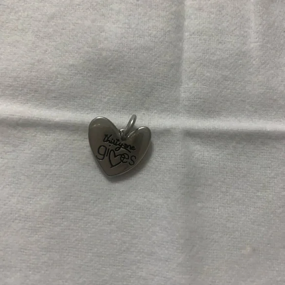 Heart Charm by Thirty-One - Picture 2 of 3